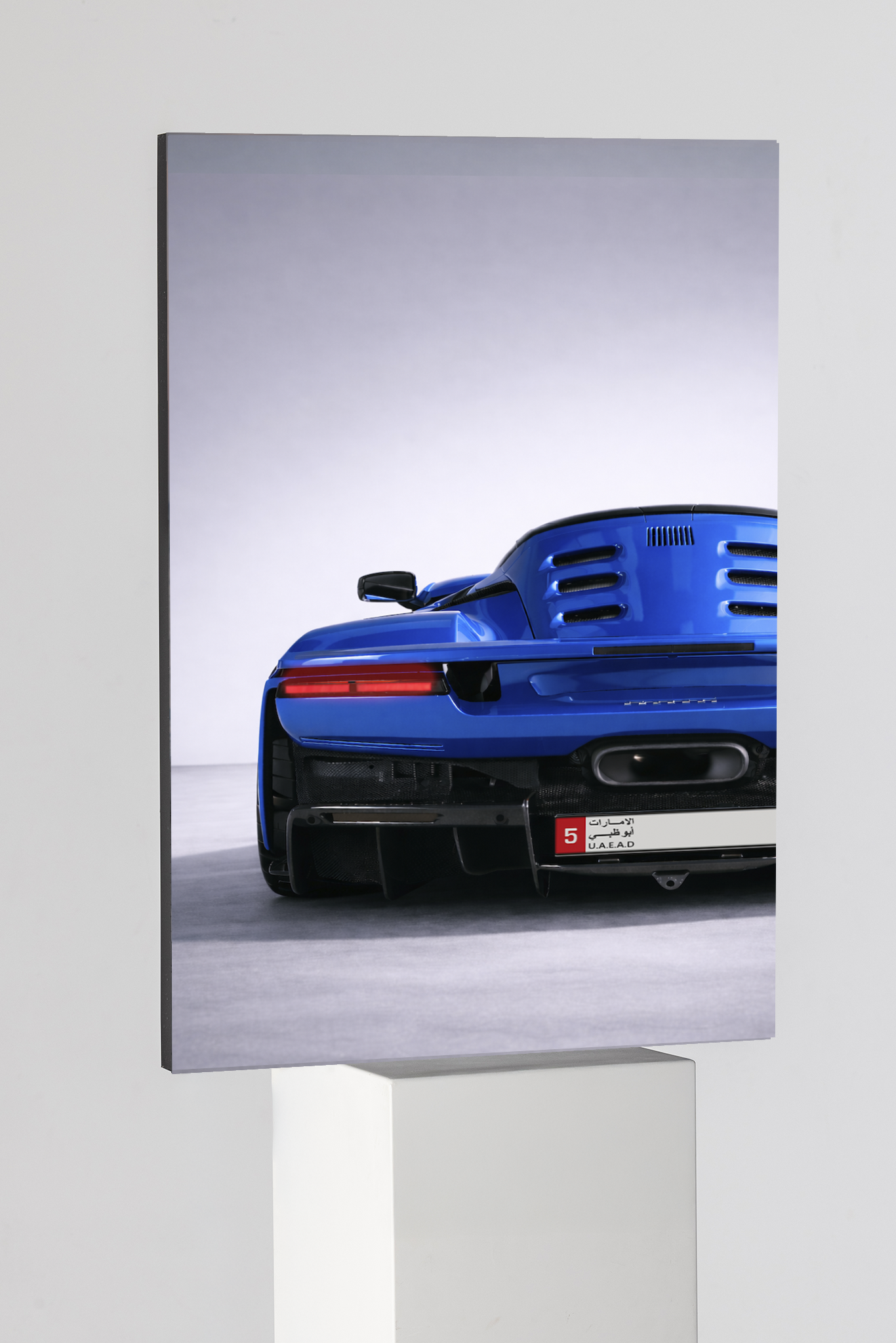 Ferrari F8 Studio Silhouette Edition