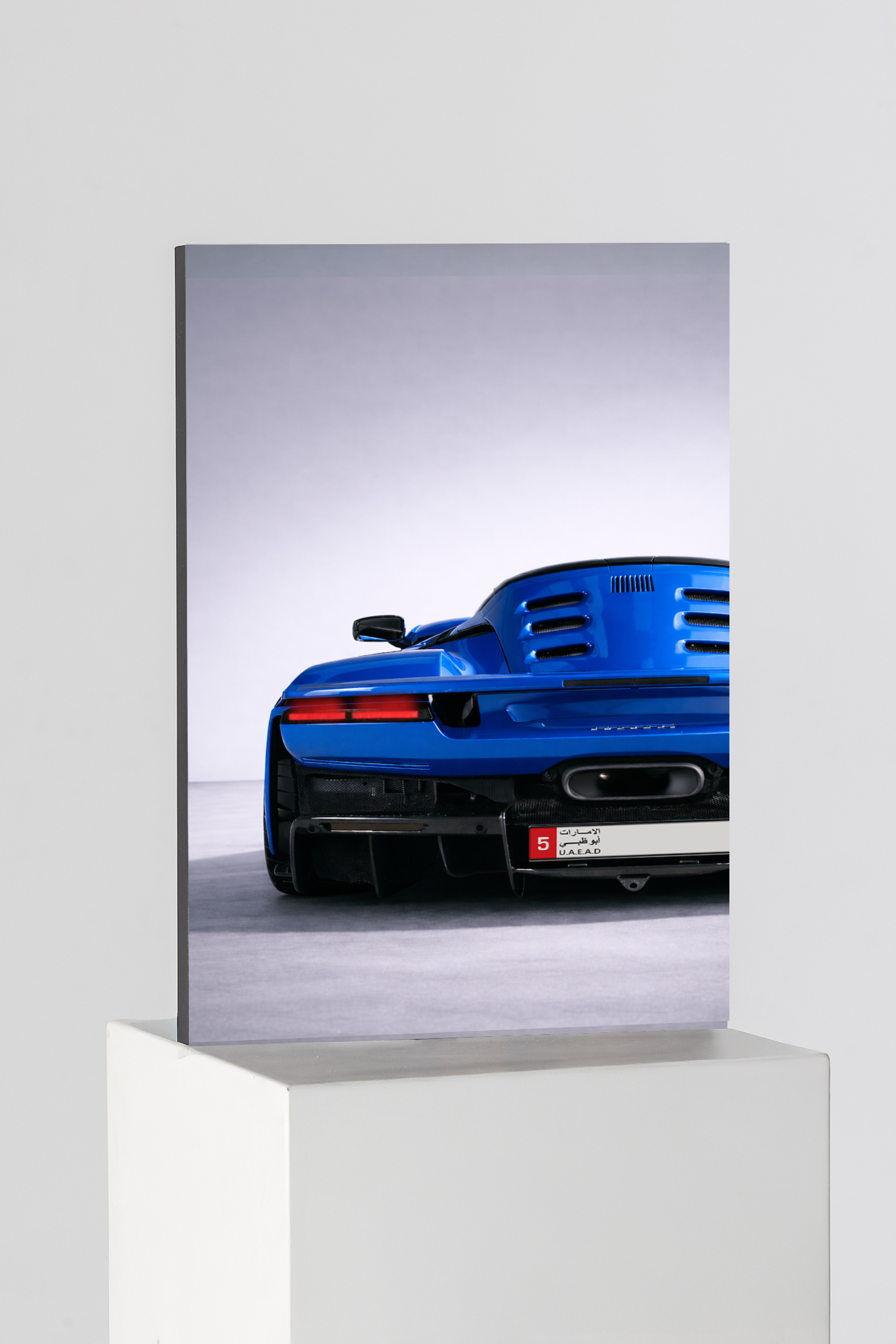 Ferrari F8 Studio Silhouette Edition