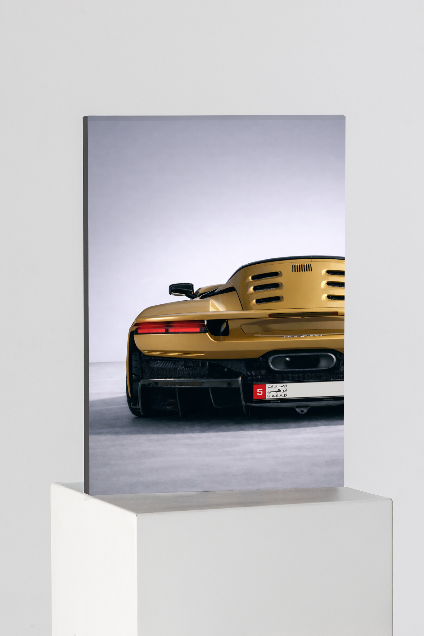 Ferrari F8 Studio Silhouette Edition