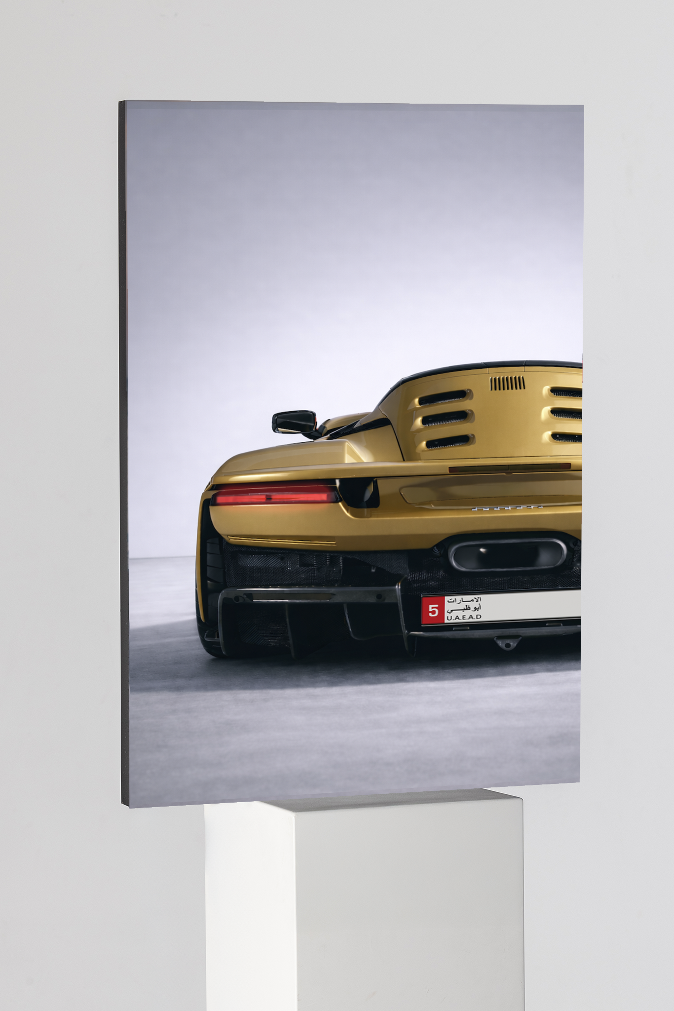 Ferrari F8 Studio Silhouette Edition