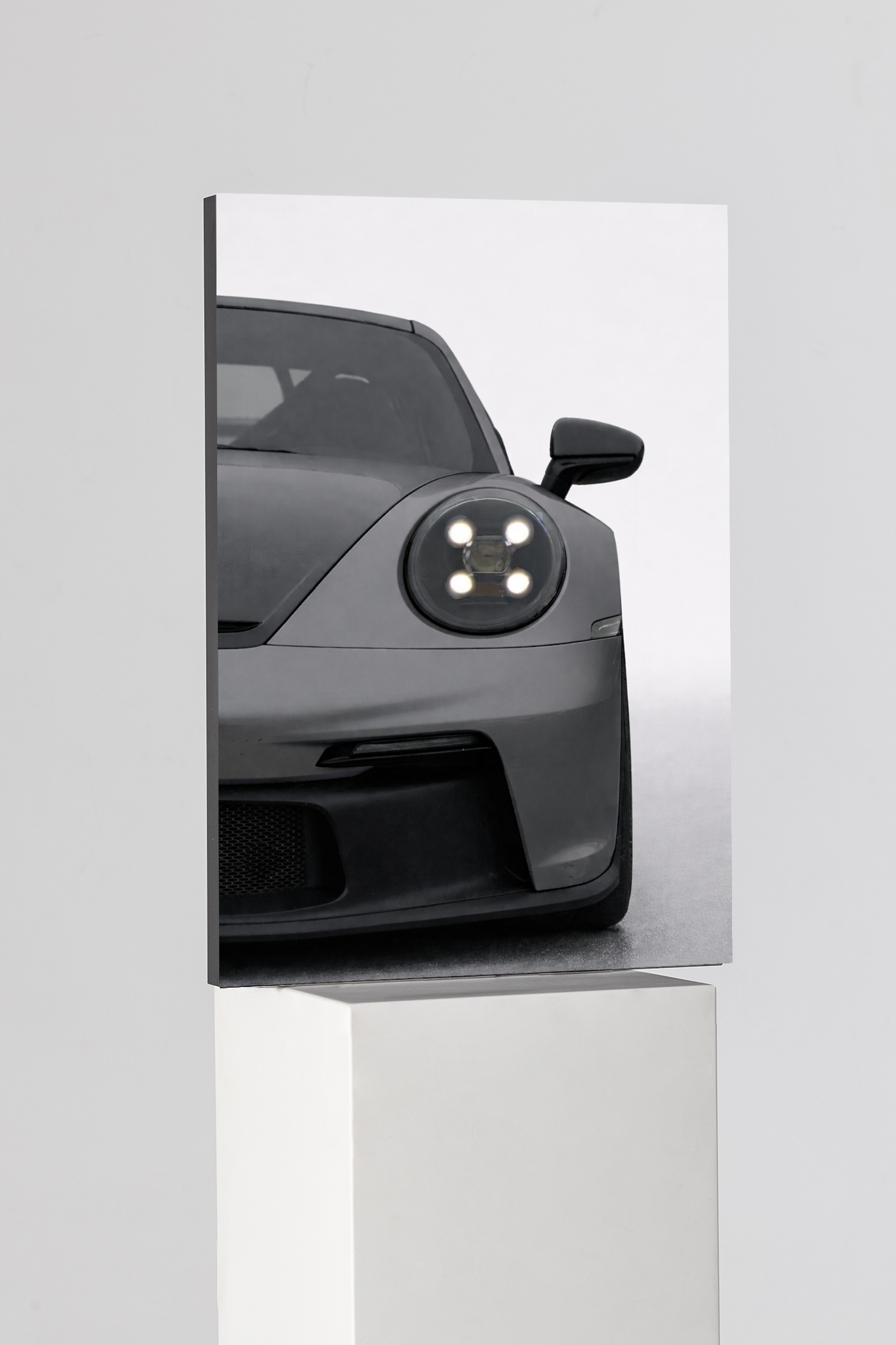 بورش جي تي 3 آر إس إصدار المصابيح الأمامية المميزة