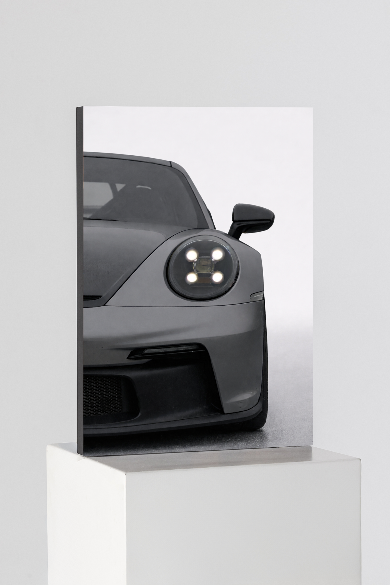 بورش جي تي 3 آر إس إصدار المصابيح الأمامية المميزة